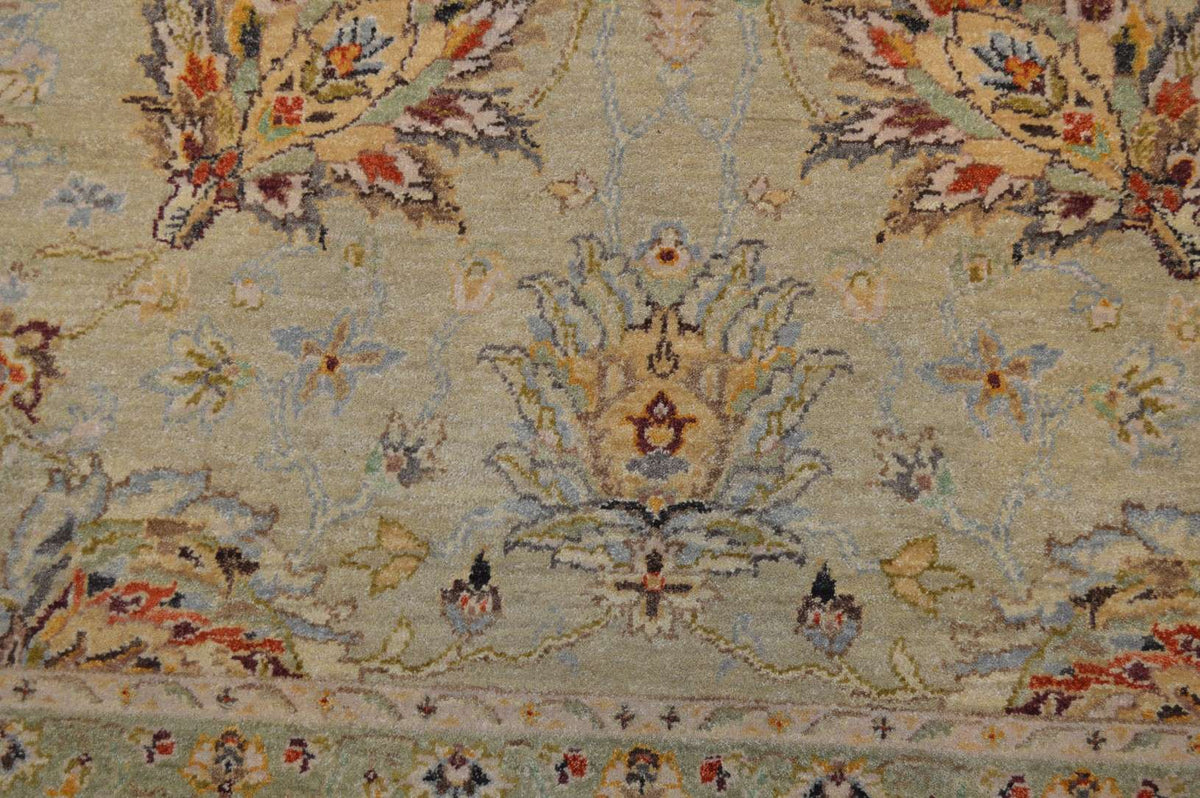 7' 8" x 10' 1" India Sultanabad Rug image 3