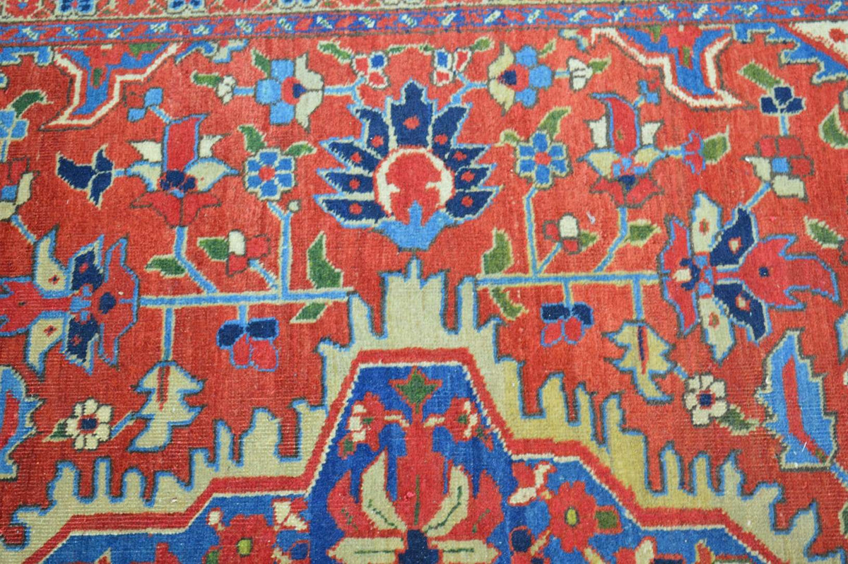 9' 1" x 11' 9" Persian Heriz Rug image 3