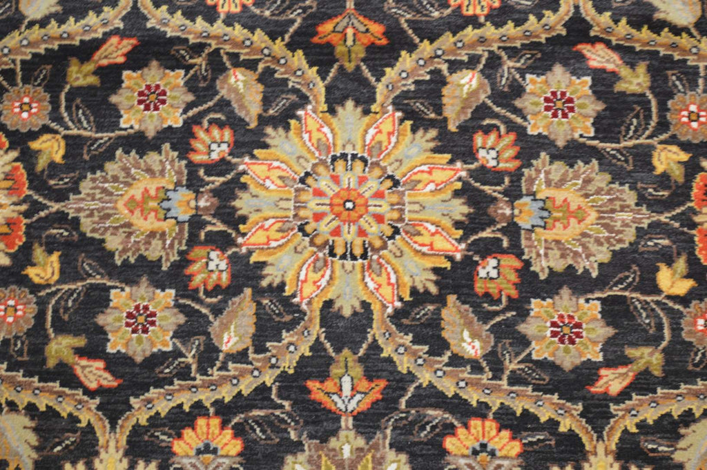 8' 0" x 9' 9" India Agra Rug image 8