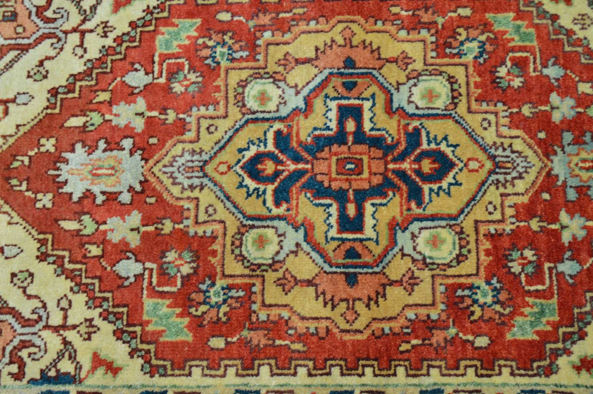 3' 0" x 4' 9" India Serapi Rug image 11