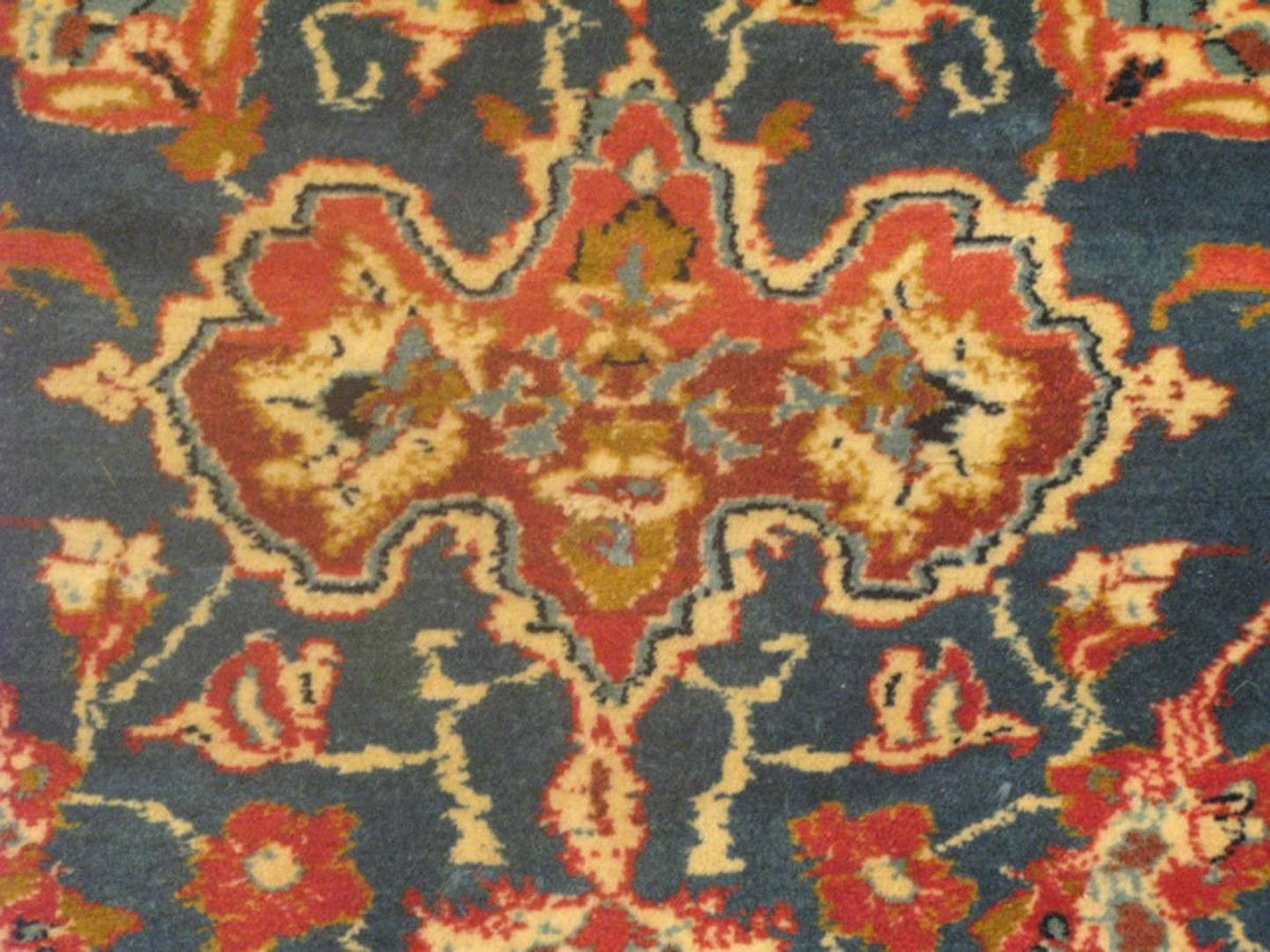 4' 8" x 8' 8" Persian Isfahan Rug image 6
