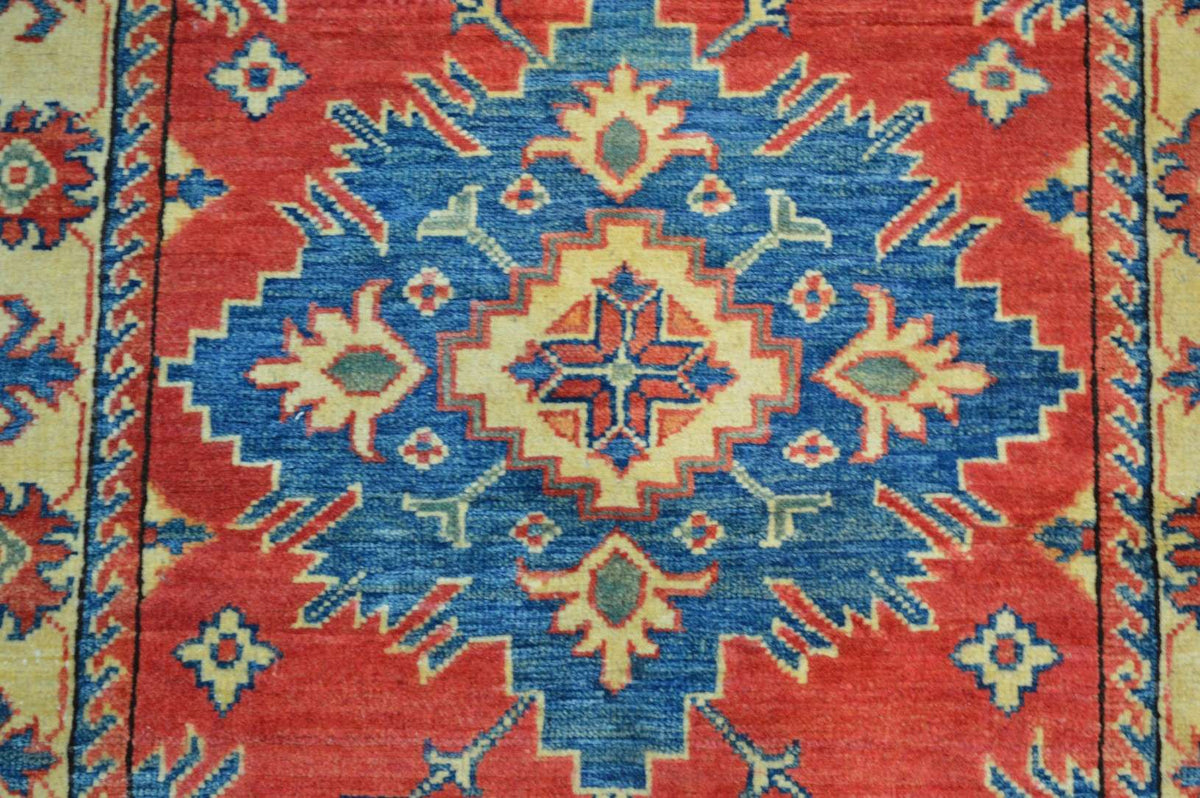 2' 7" x 4' 3" Pakistan Kazak Rug image 3