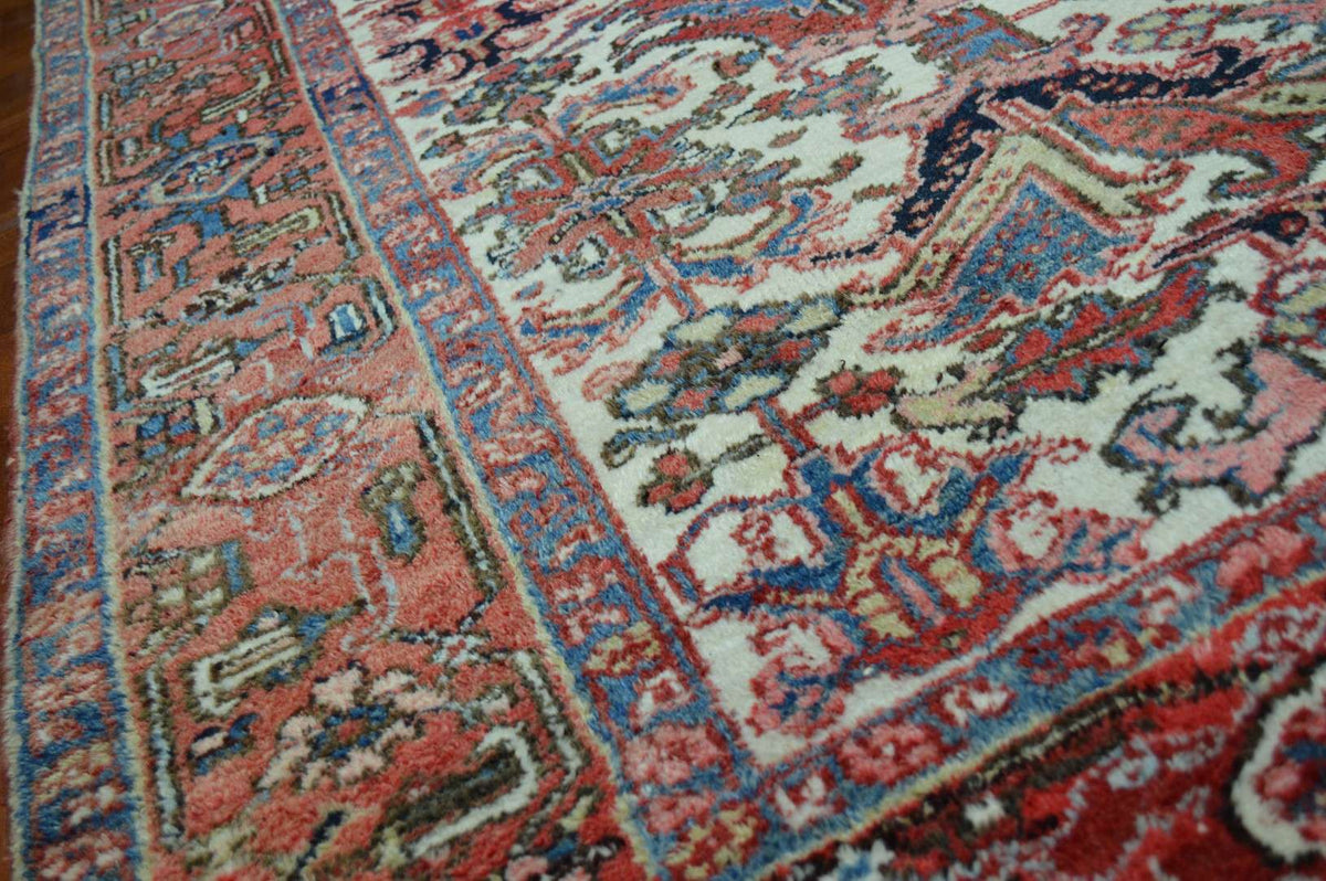 7' 4" x 8' 8" Persian Heriz Rug image 6