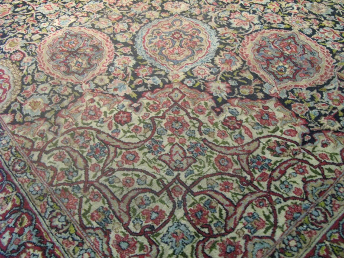 11' 5" x 17' 6" Persian Lavar Rug image 6