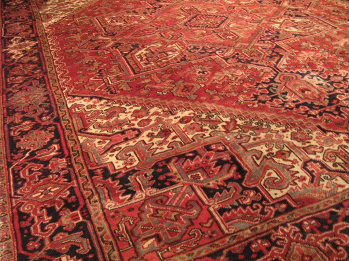 8' 5" x 11' 1" Persian Heriz Rug image 5