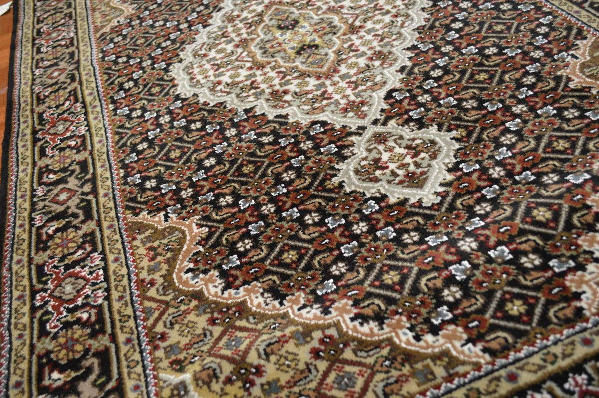 3' 1" x 5' 1" India Bijar Rug image 10