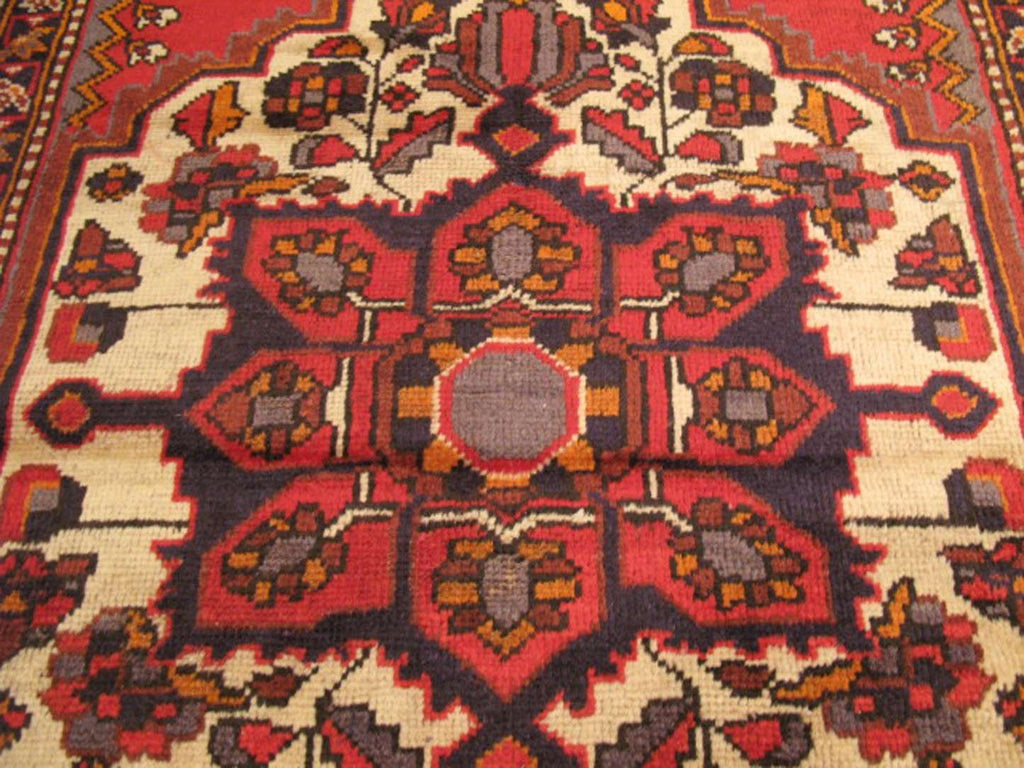 3' 5" x 9' 8" Persian Bakhtiari Runner image 6