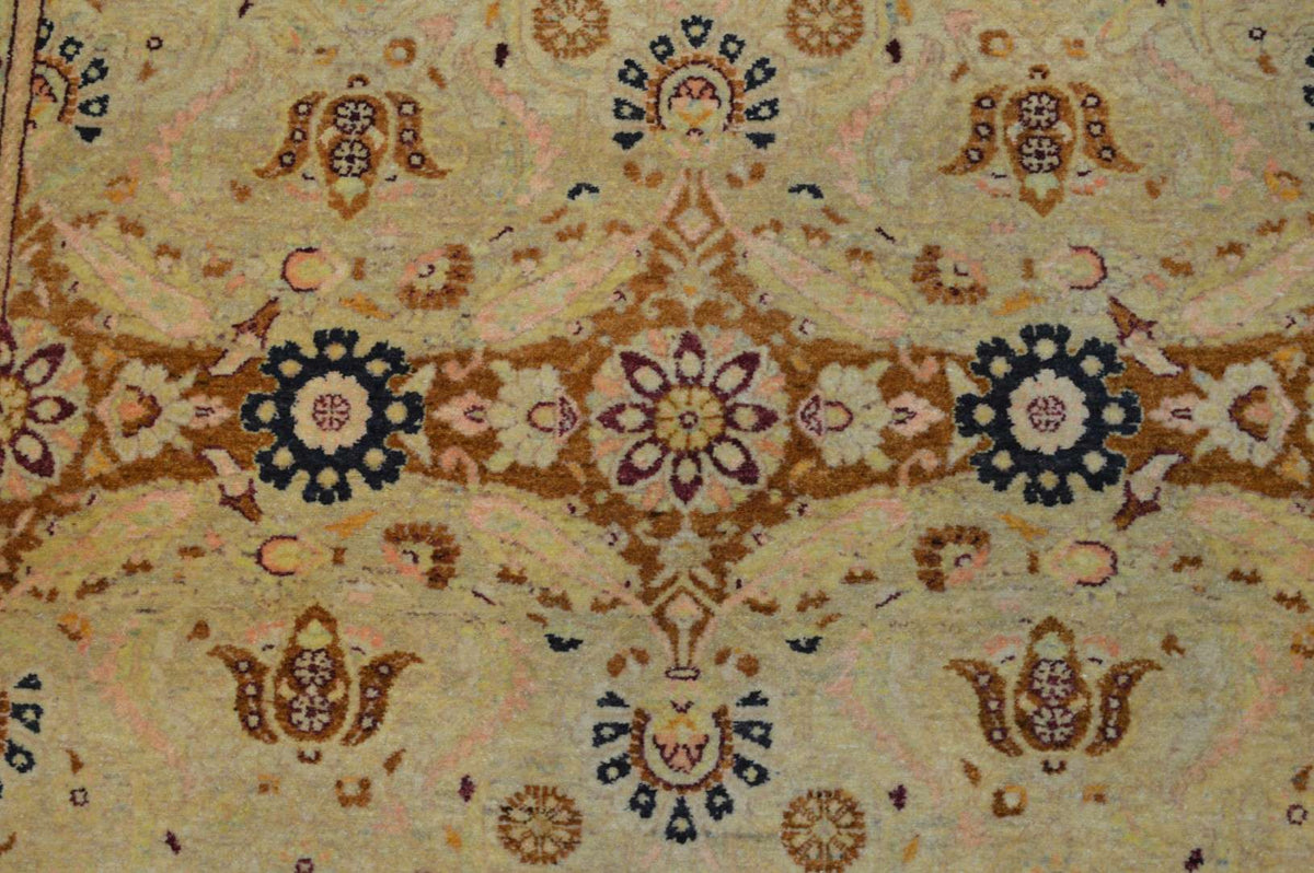 4' 2" x 6' 3" Pakistan Mogul Rug image 5