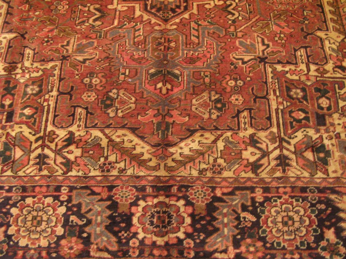 7' 9" x 11' 1" Persian Heriz Rug image 9