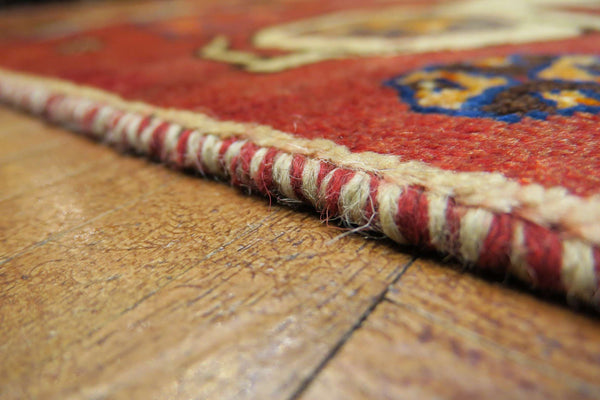 2' 9" x 6' 1" Persian Shiraz Rug image 0