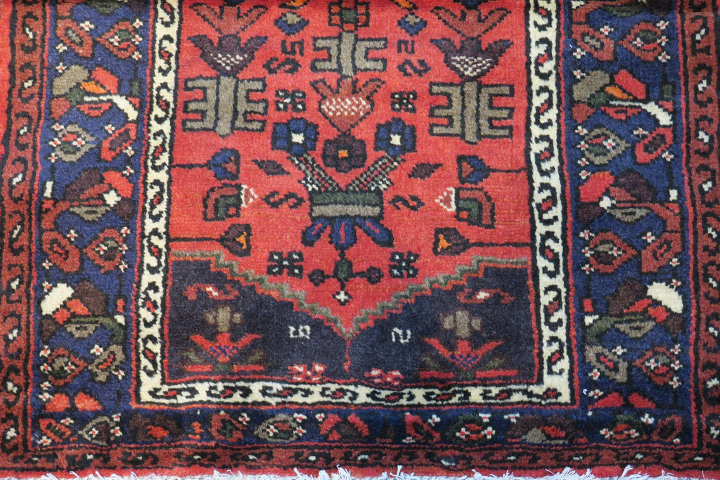 2' 5" x 4' 1" Persian Hamadan Rug image 3
