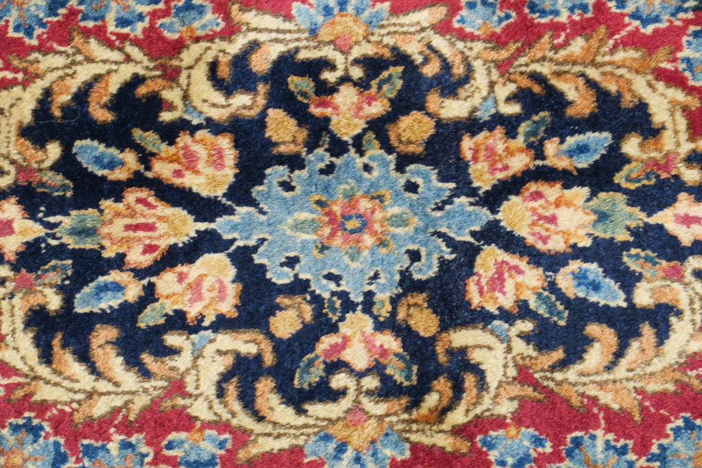 4'6'' x 7'5'' Persian Kerman Rug image 2