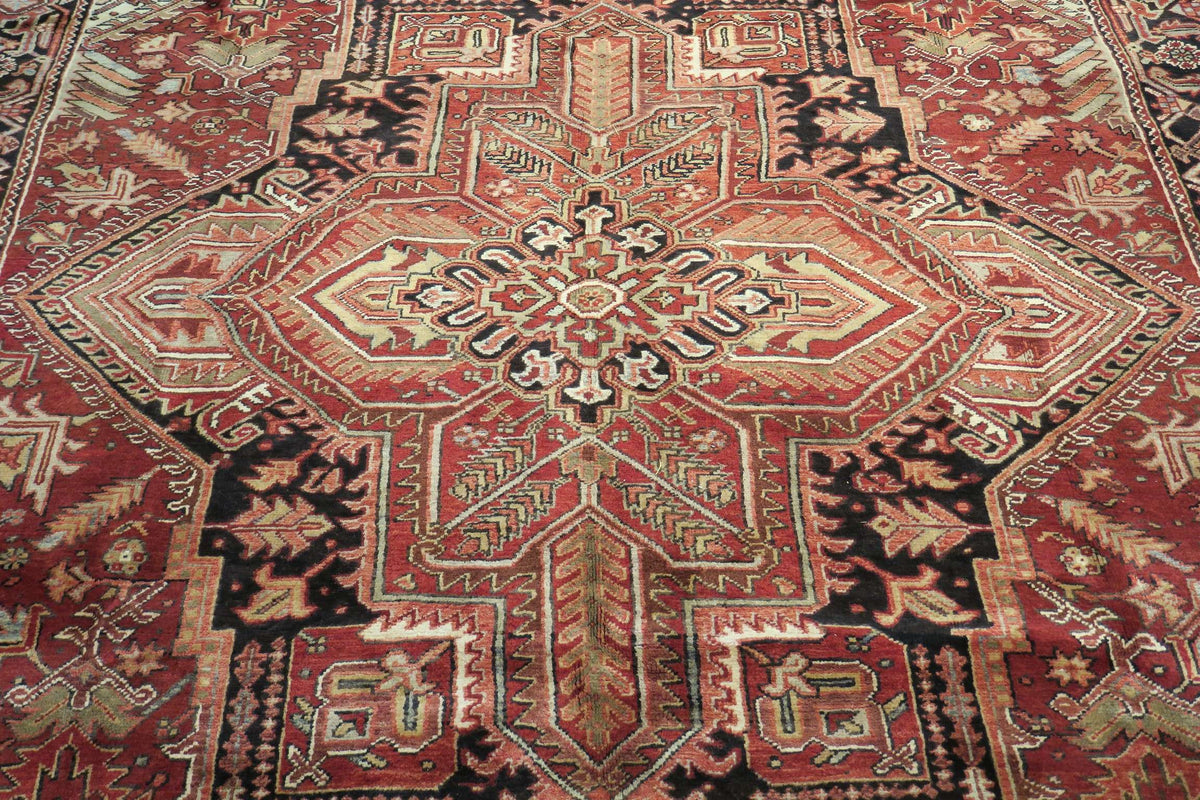 7' 9" x 11' 1" Persian Gorevan Rug image 6