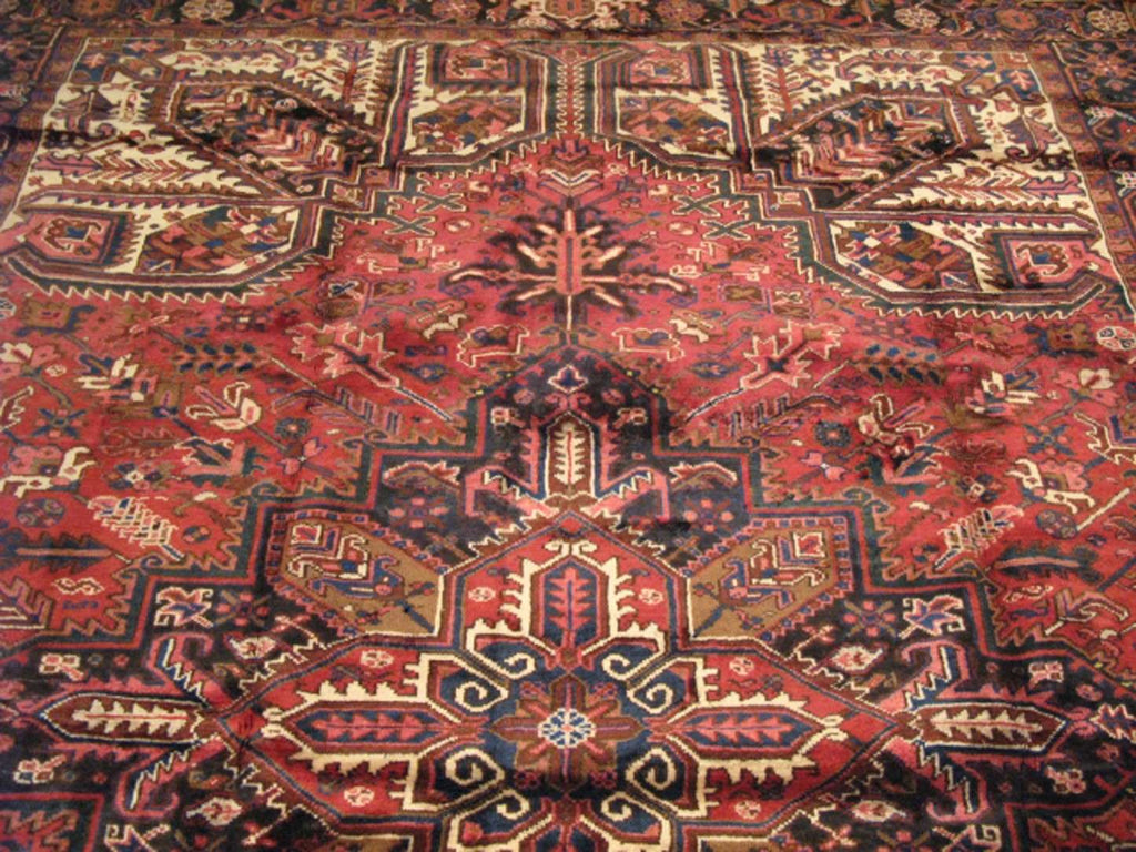 8' 7" x 11' 2" Persian Heriz Rug image 7