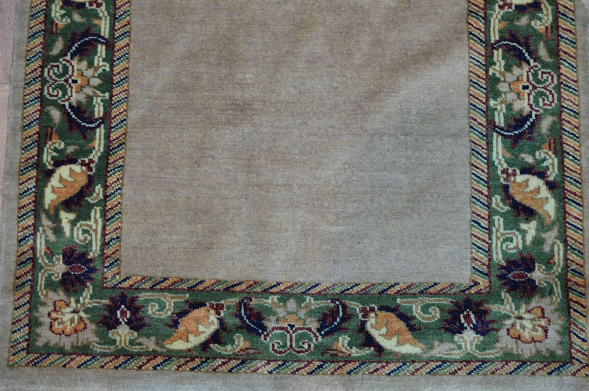 2' 4" x 4' 3" India Tabriz Rug image 11