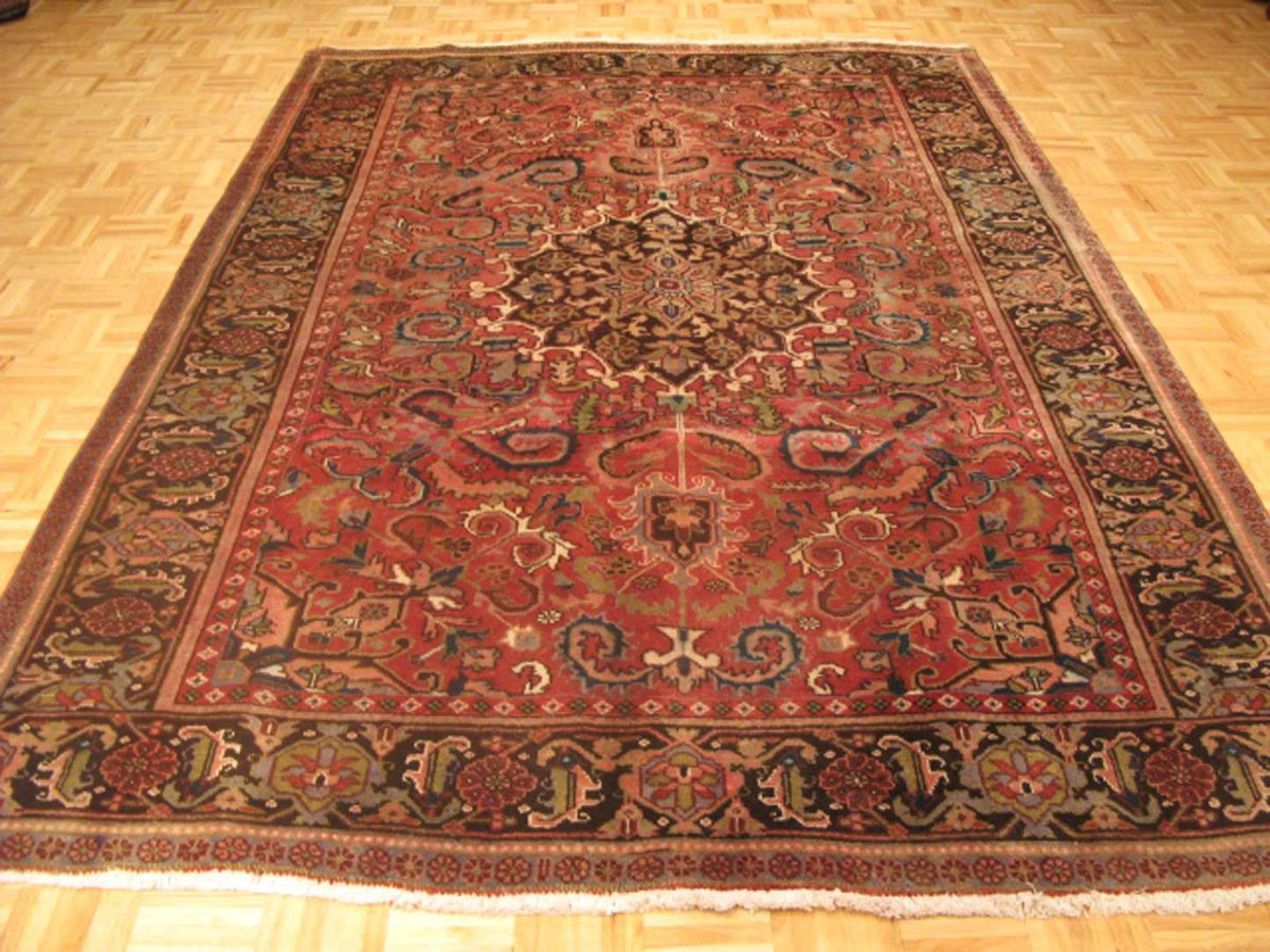 6' 9" x 9' 8" Persian Heriz Rug image 1