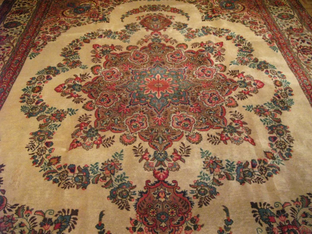 9' 7" x 12' 1" Persian Tabriz Rug image 2