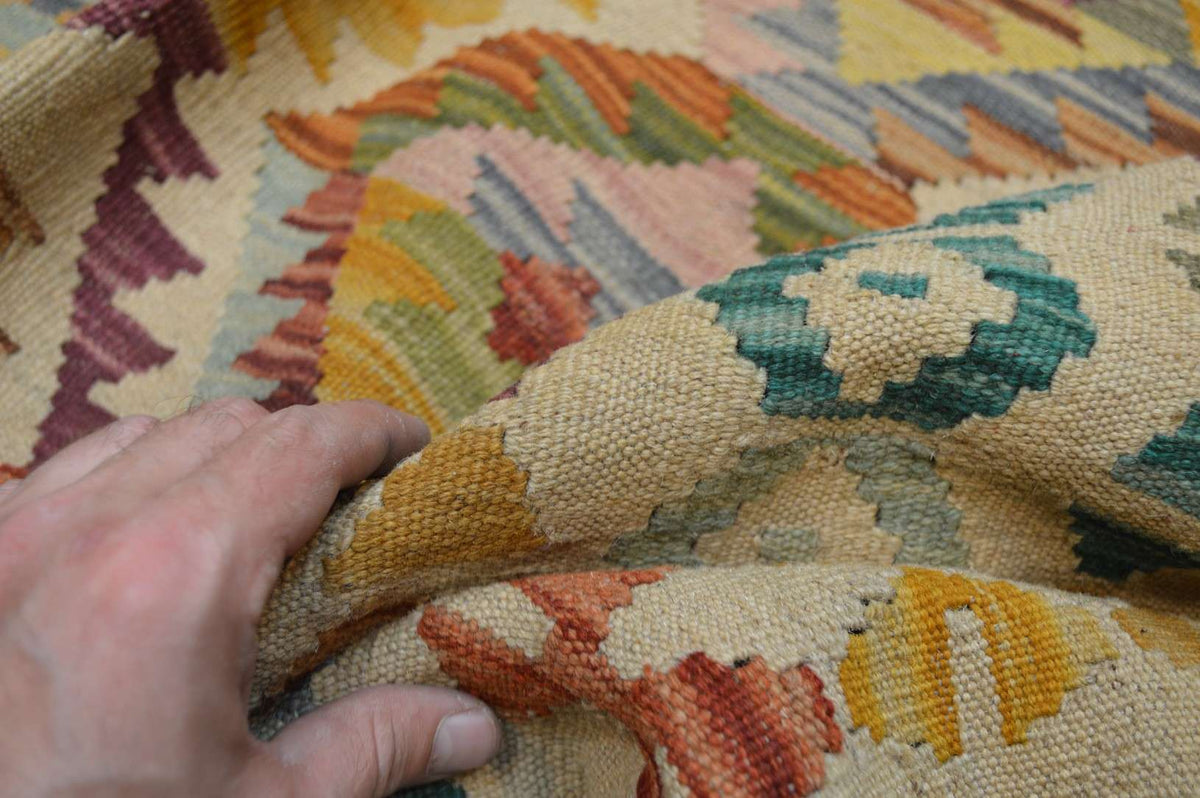 5' 1" x 6' 7" India Kilim Rug image 11