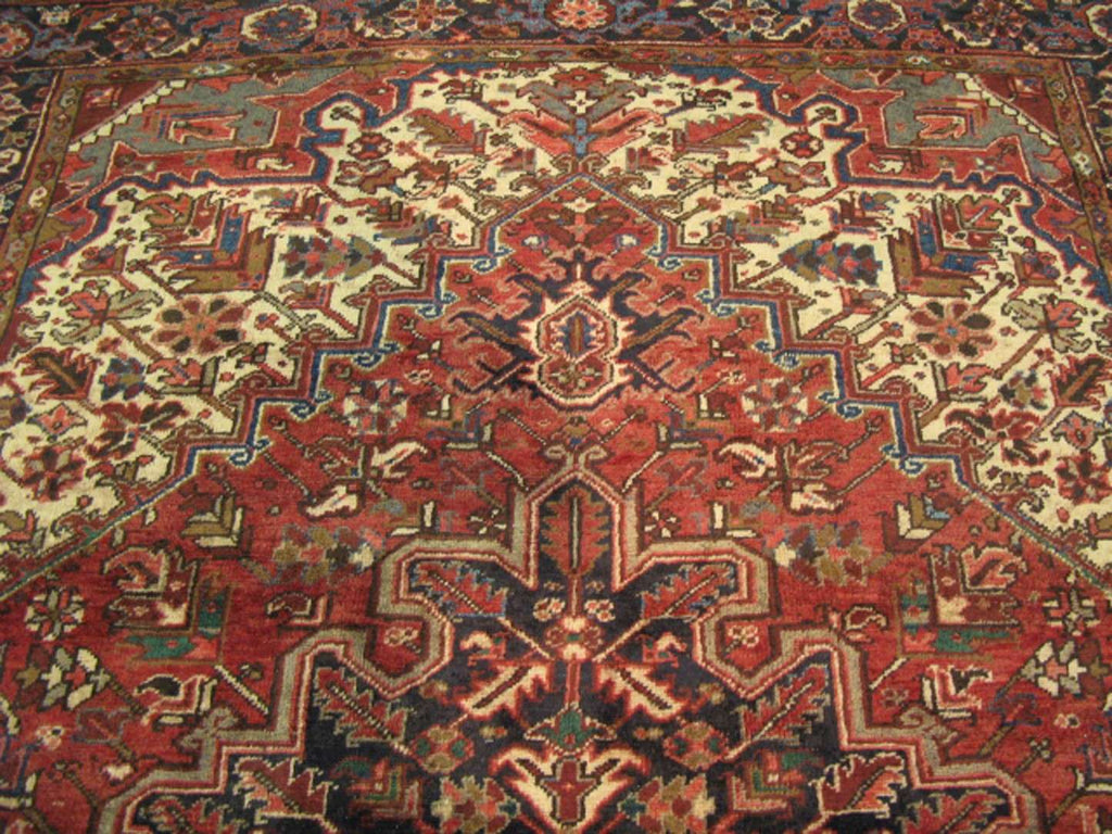 7' 0" x 10' 7" Vintage Heriz Rug image 2