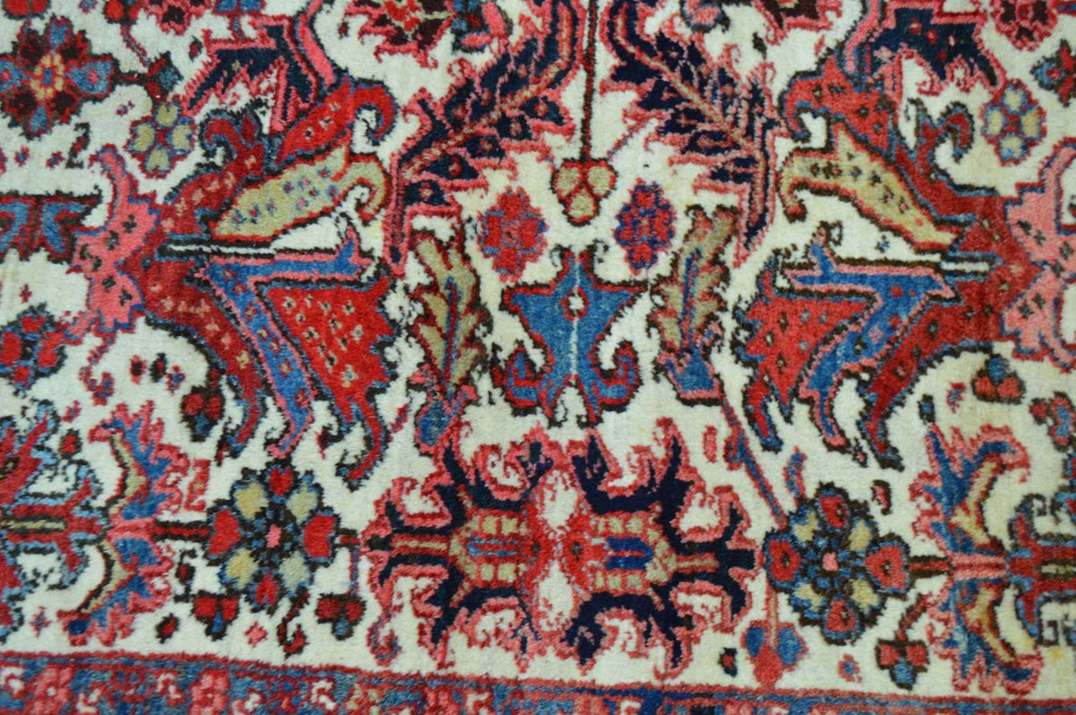 7' 4" x 8' 8" Persian Heriz Rug image 3