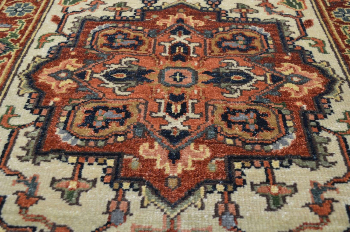 2' 6" x 9' 8" India Serapi Runner image 3