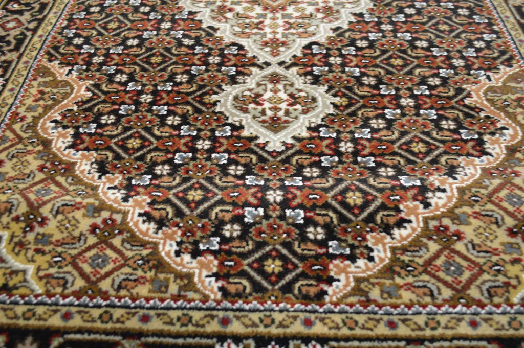 3' 1" x 5' 1" India Bijar Rug image 5