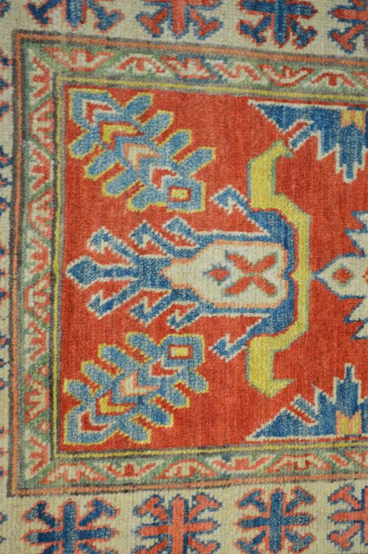 2' 6" x 4' 5" Pakistan Kazak Rug image 9