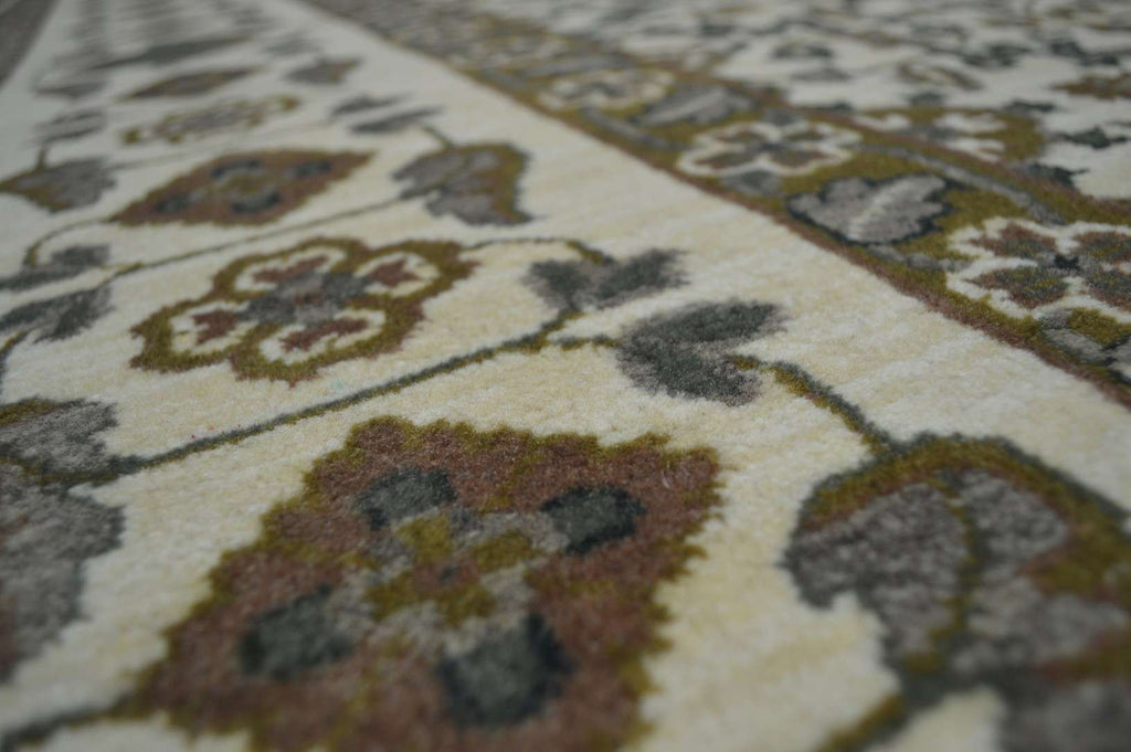 6' 0" x 9' 0" India Tabriz Rug image 3