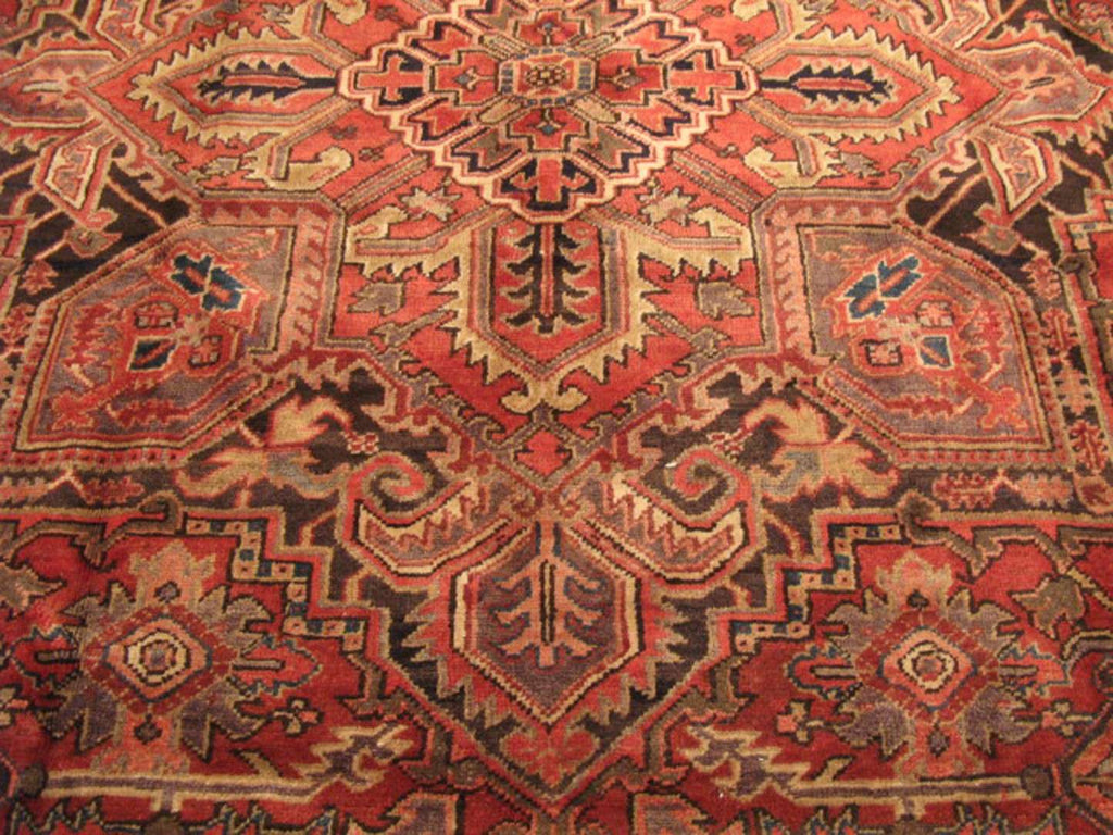 7' 9" x 11' 6" Persian Heriz Rug image 10