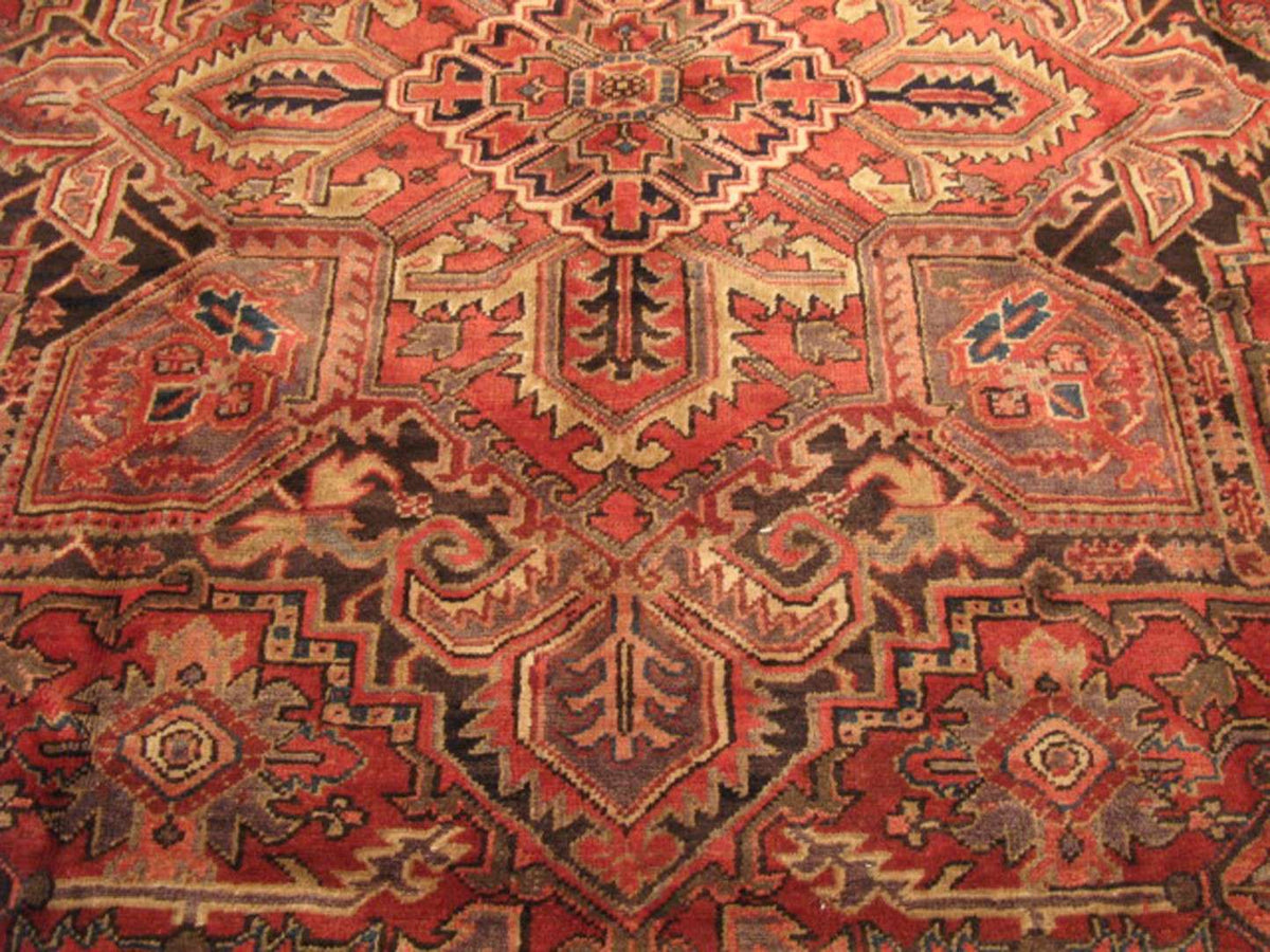 7' 9" x 11' 6" Persian Heriz Rug image 10