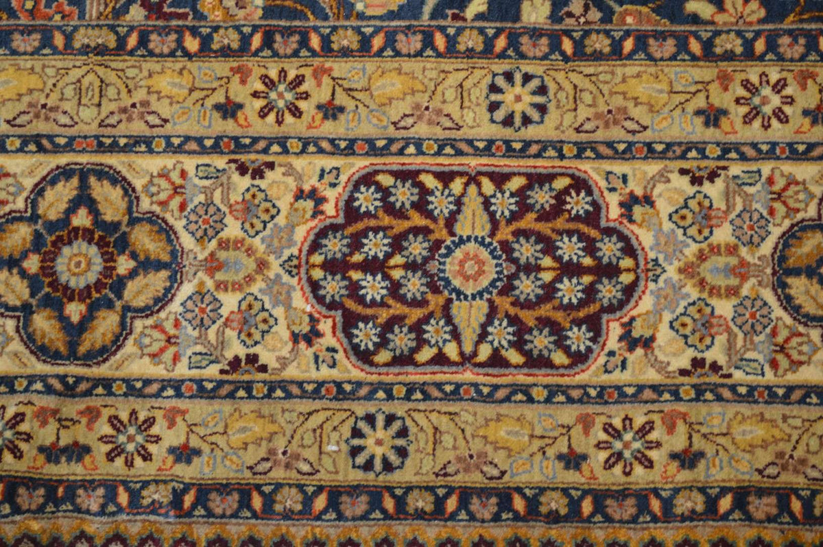 7' 9" x 10' 2" India Sultanabad Rug image 10