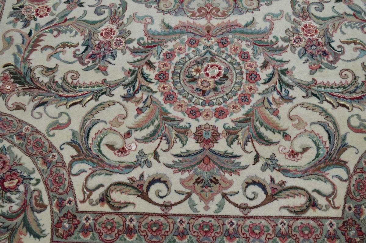 8' 1" x 10' 9" India Tabriz Rug image 9