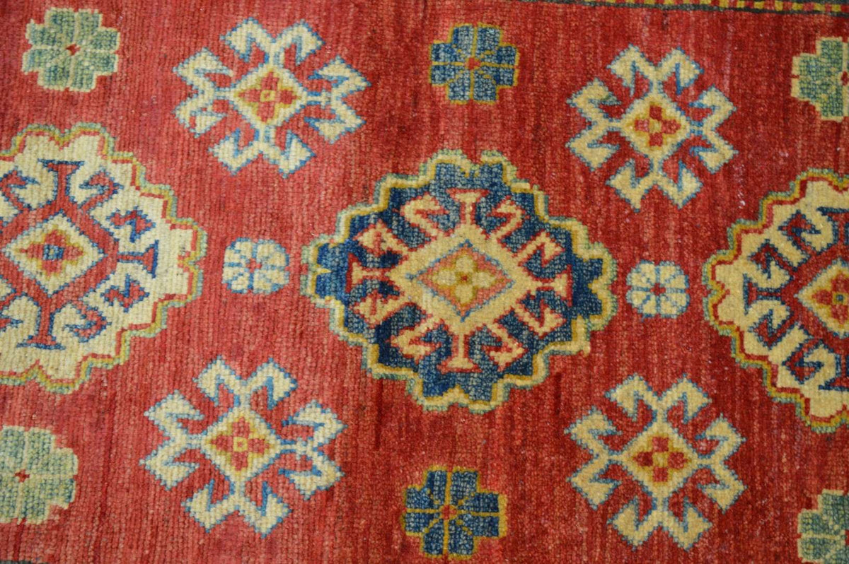 2' 7" x 4' 2" Pakistan Kazak Rug image 2