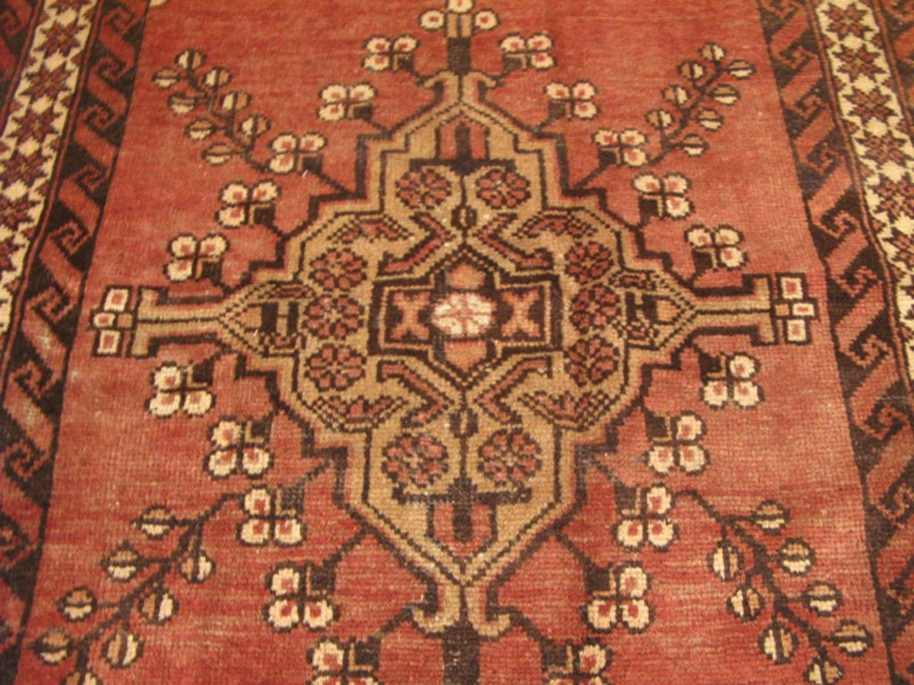 4' 0" x 6' 9" Persian Ferdows Rug image 9