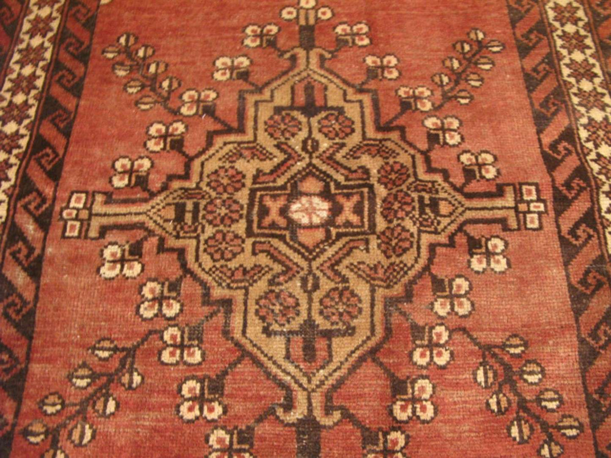 4' 0" x 6' 9" Persian Ferdows Rug image 9
