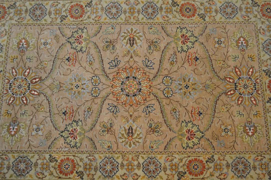 2' 5" x 4' 2" India Agra Rug image 8
