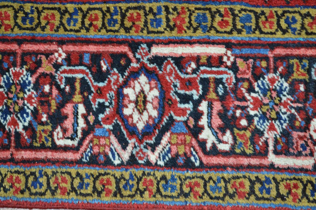 6' 5" x 9' 3" Persian Heriz Rug image 7