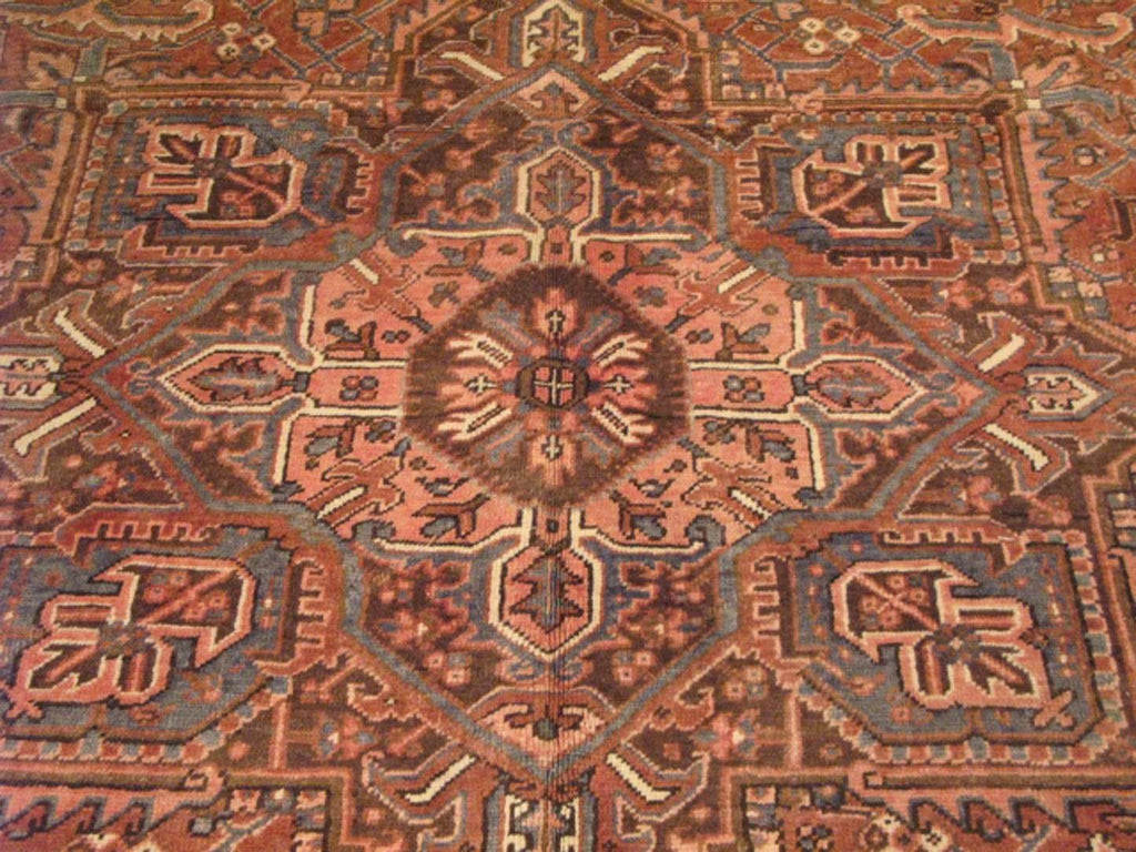 7' 9" x 11' 9" Persian Heriz Rug image 5