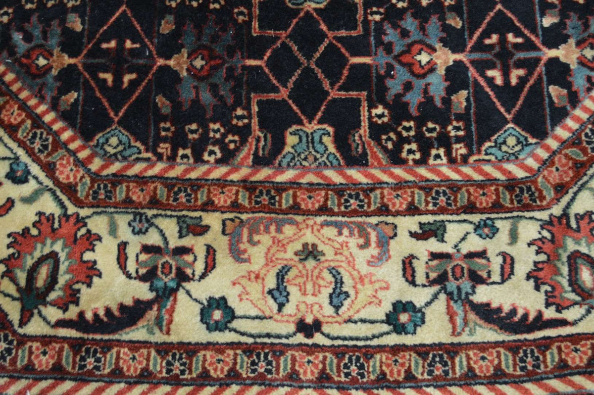 8' 8" x 8' 8" India Tabriz Octagon Rug image 9