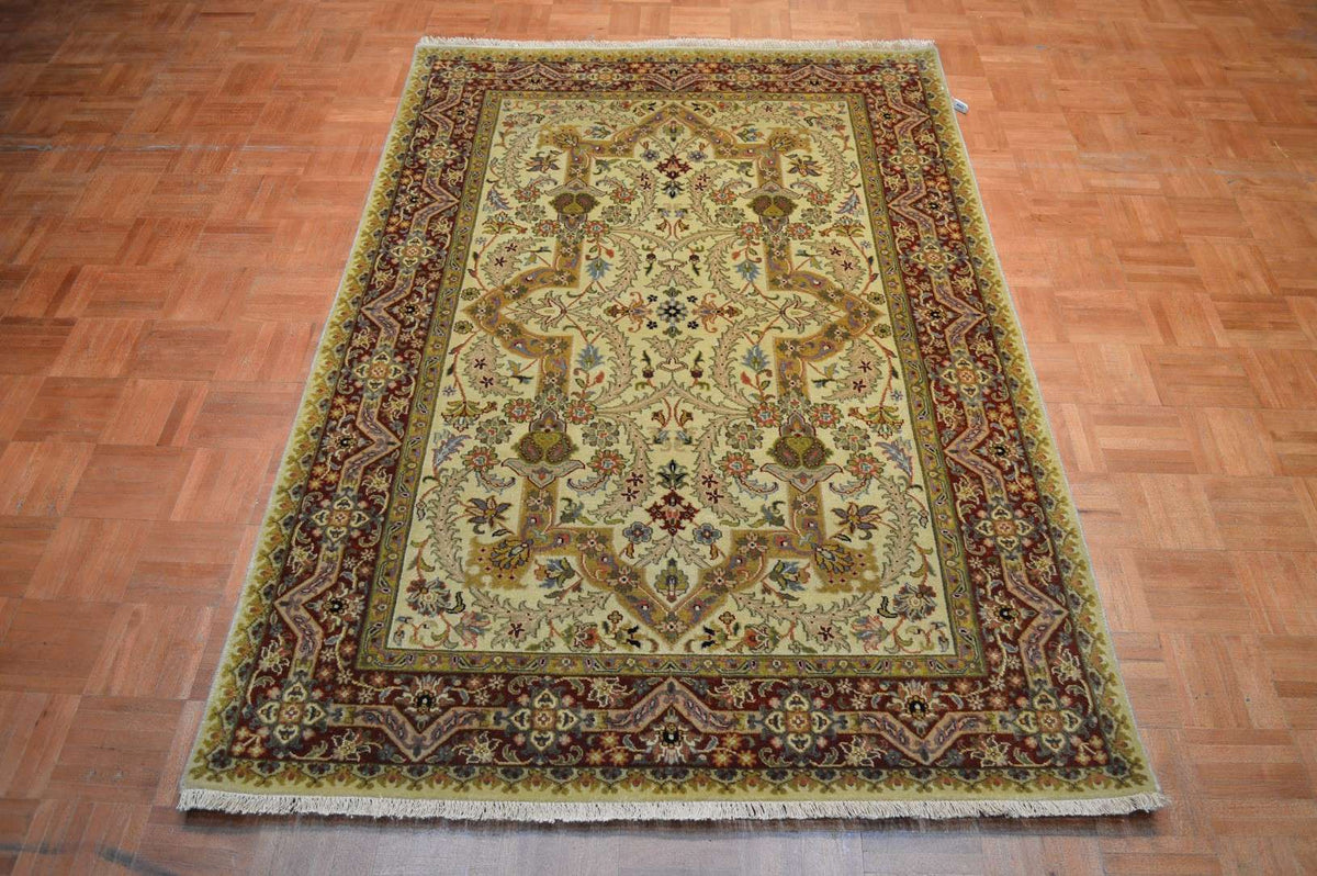 4' 2" x 6' 1" India Agra Rug image 1
