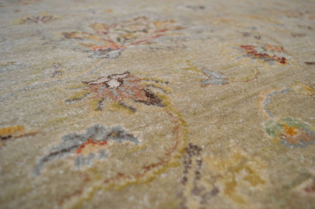 8' 0" x 9' 9" India Sultanabad Rug image 8