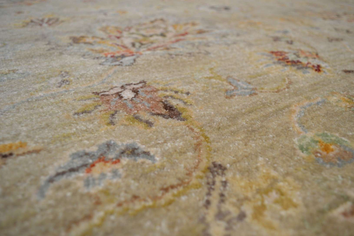 8' 0" x 9' 9" India Sultanabad Rug image 8