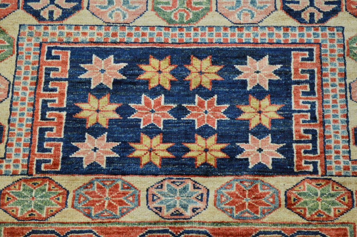 4' 1" x 6' 0" Pakistan Kazak Rug image 3