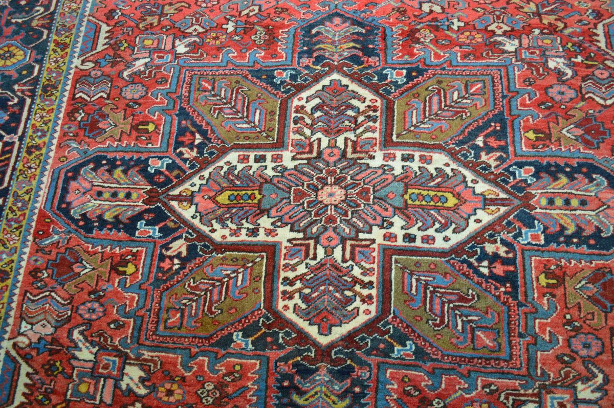 8' 3" x 10' 3" Persian Heriz Rug image 7