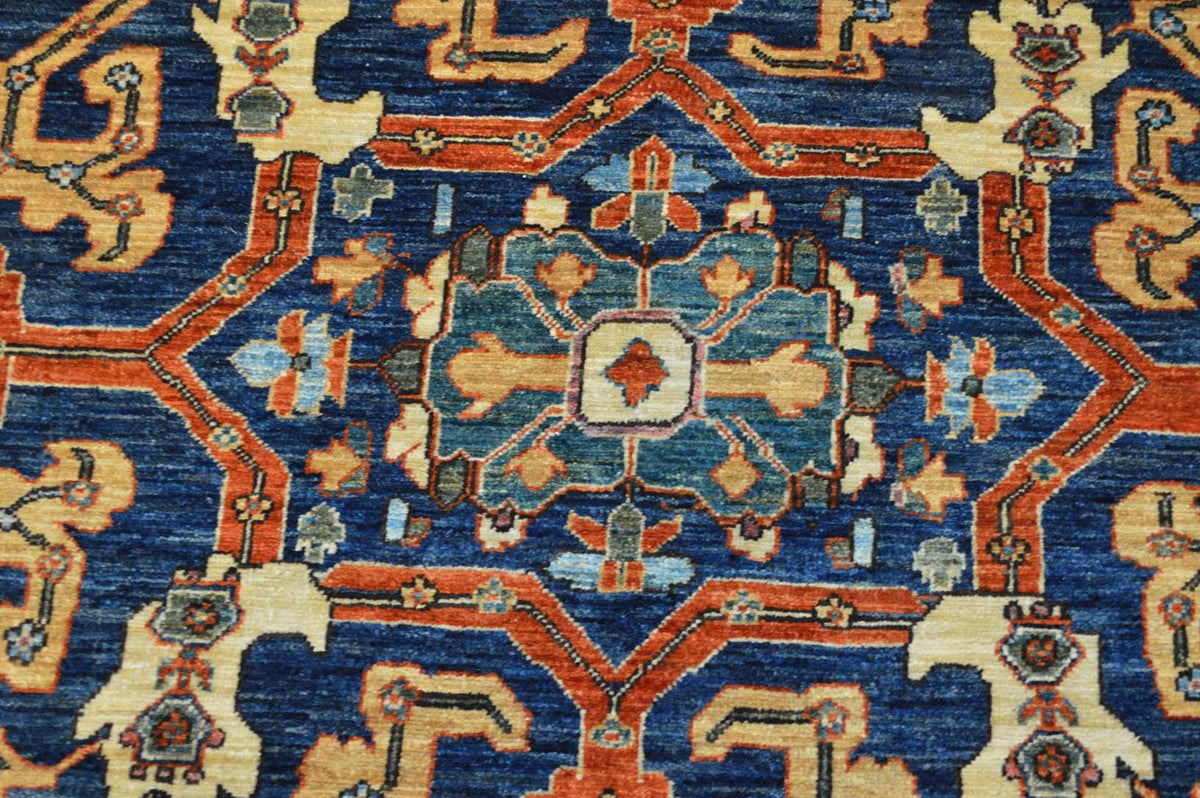 9' 0" x 11' 8" Pakistan Serapi Rug image 9
