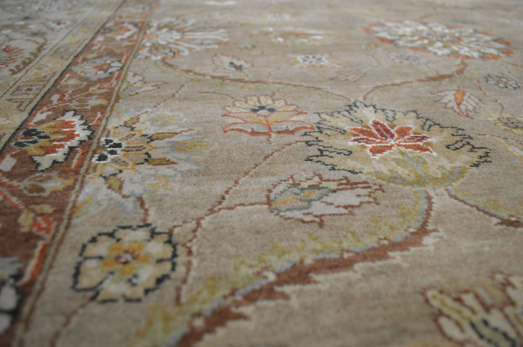 7' 9" x 10' 2" India Agra Rug image 4