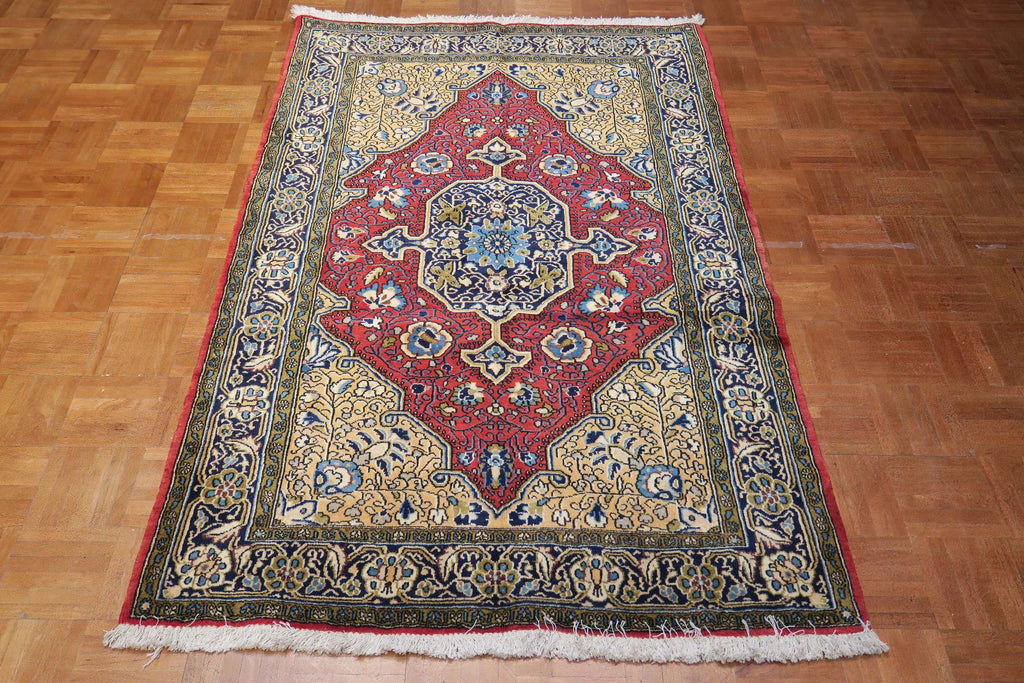 3' 5" x 5' 6" Persian Qoumsheh Rug image 4