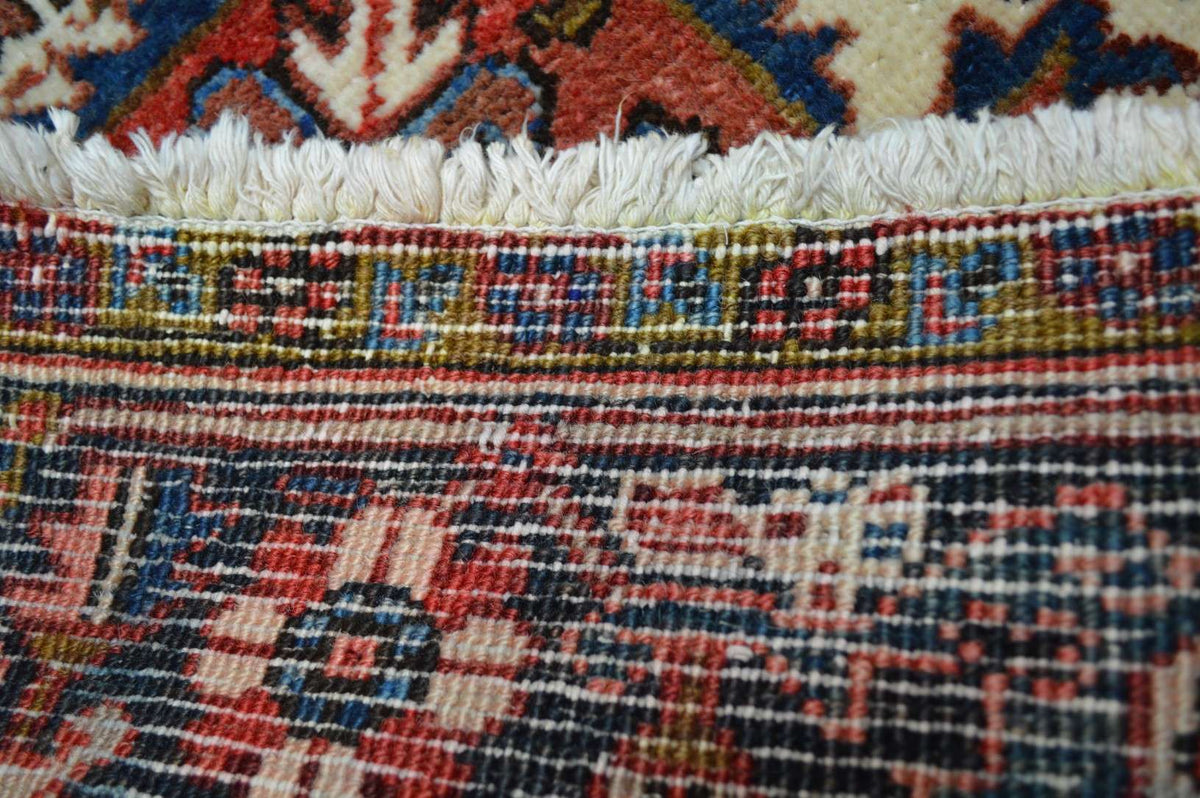 7' 0" x 8' 8" Persian Heriz Rug image 12