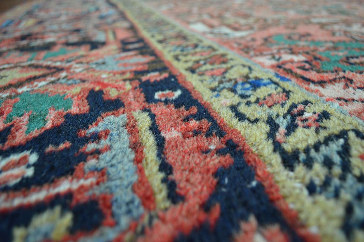 8' 8" x 12' 3" Persian Heriz Rug image 7