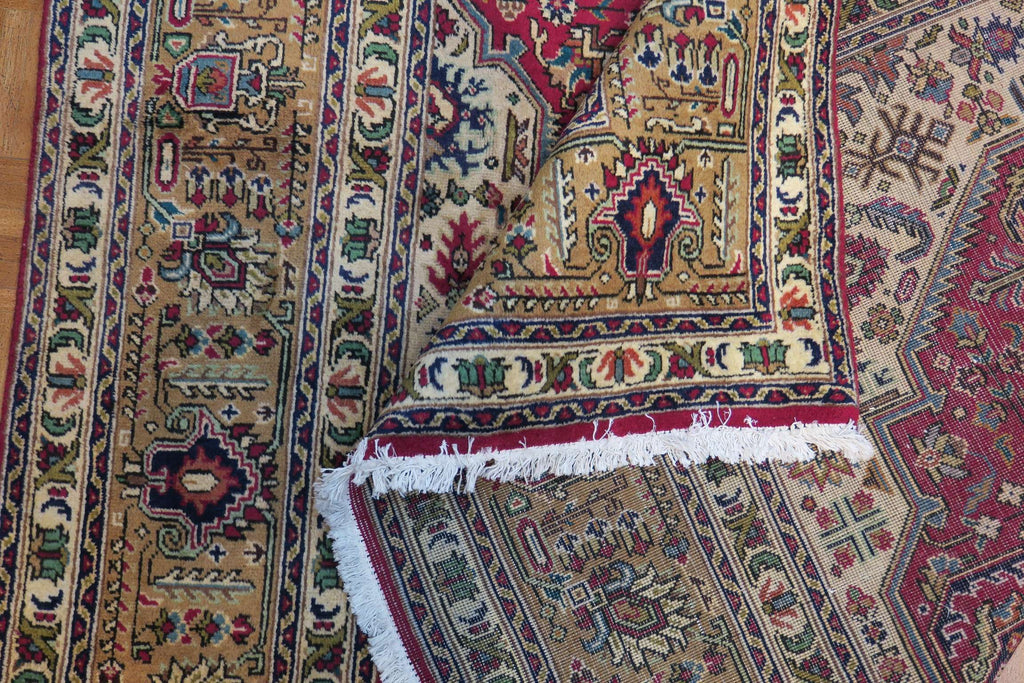 6' 6" x 6' 9" Persian Tabriz Rug image 11